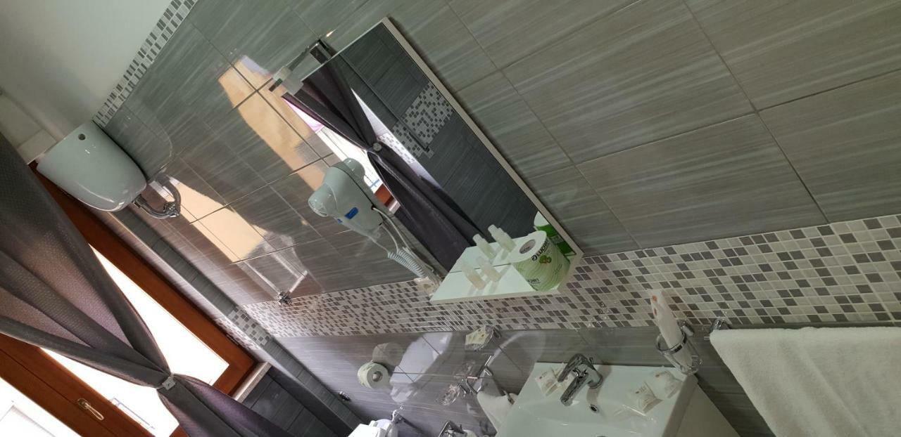 B&B Giva Napoli Bagian luar foto