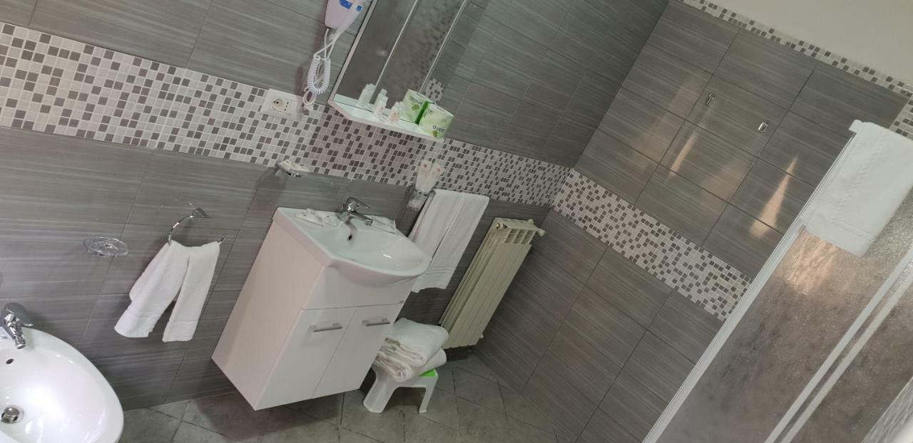 B&B Giva Napoli Bagian luar foto